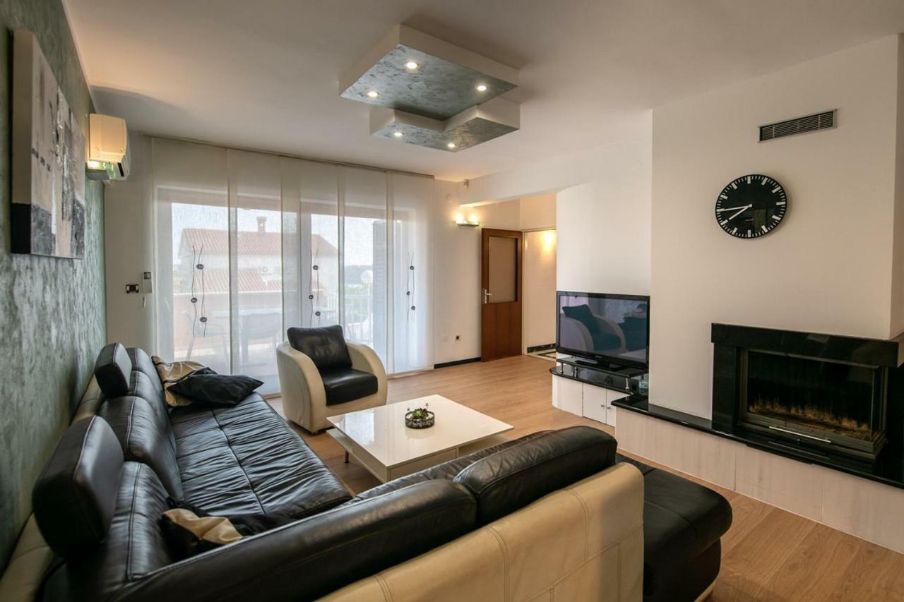 Cave Romane Apartment With Private Pool And Sea View Vinkuran Eksteriør billede