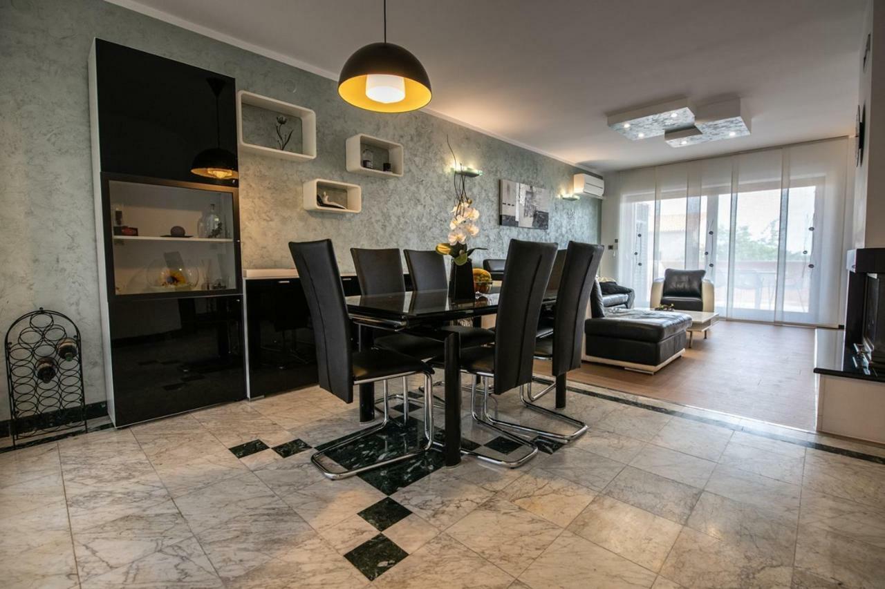 Cave Romane Apartment With Private Pool And Sea View Vinkuran Eksteriør billede
