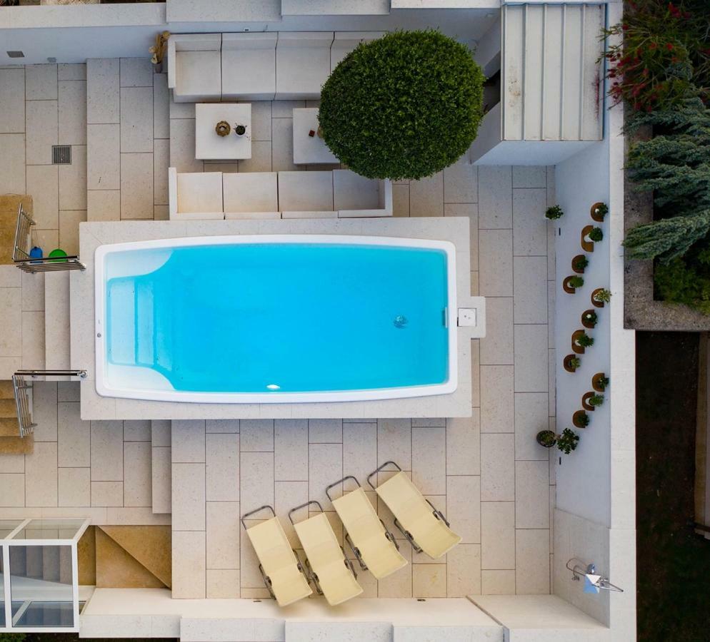 Cave Romane Apartment With Private Pool And Sea View Vinkuran Eksteriør billede